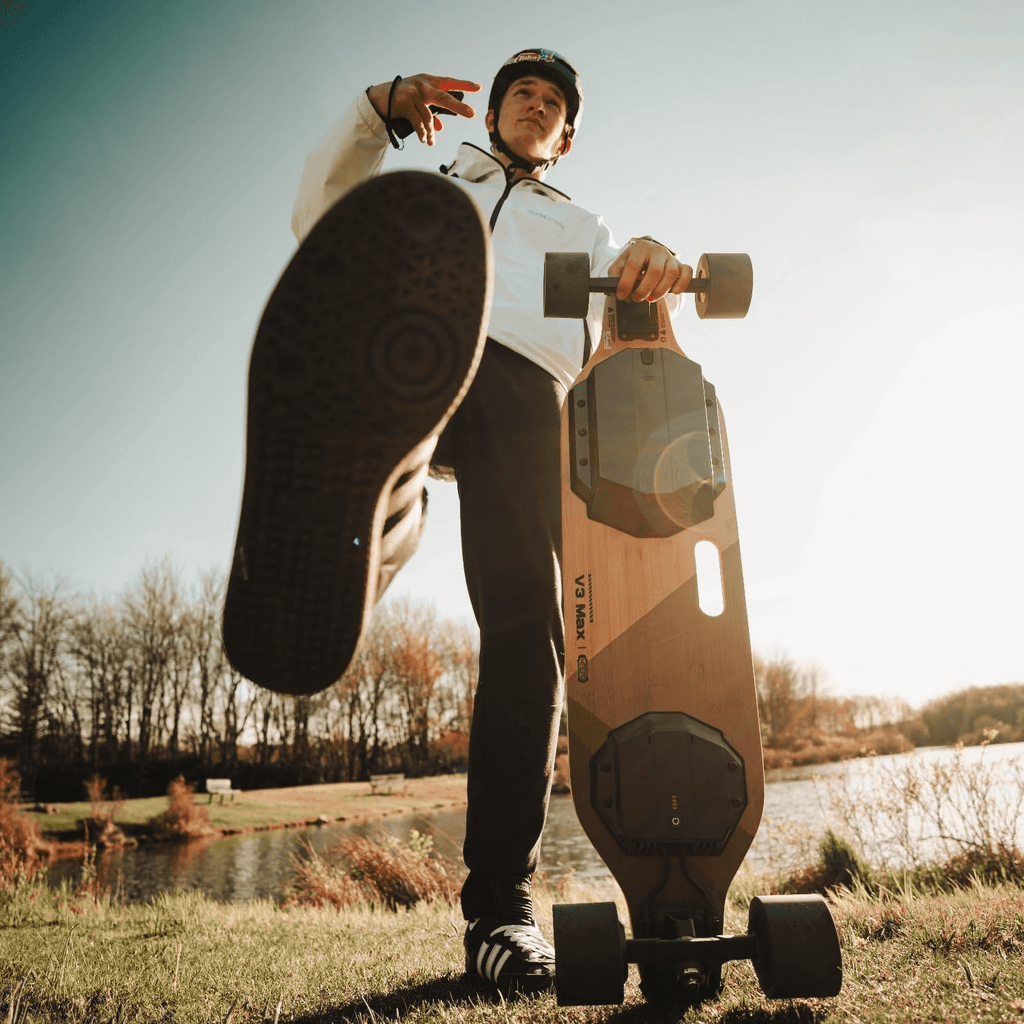 MEEPO V3 Max Electric Skateboard with Remote, Top Speed Up to 29 Mph, 4 Speed Smooth Braking, Easy Carry Handle Design, Suitable for Adults & Teens